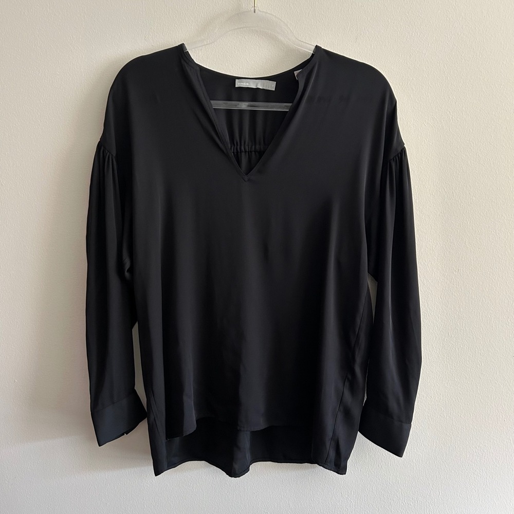 Vince‎ Blouse Black XS Silk Blend V-Neck Gathered Back Long Sleeve